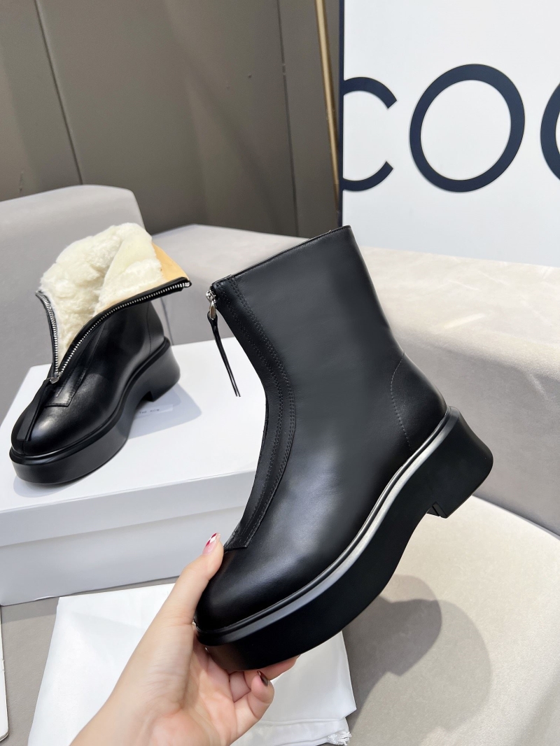 The R0w boots